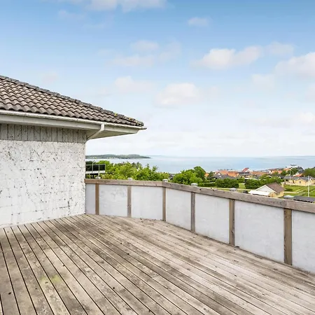 Three-bedroom In Farso *